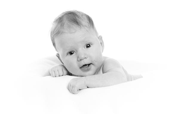 Baby  in Schwarz-Weiß